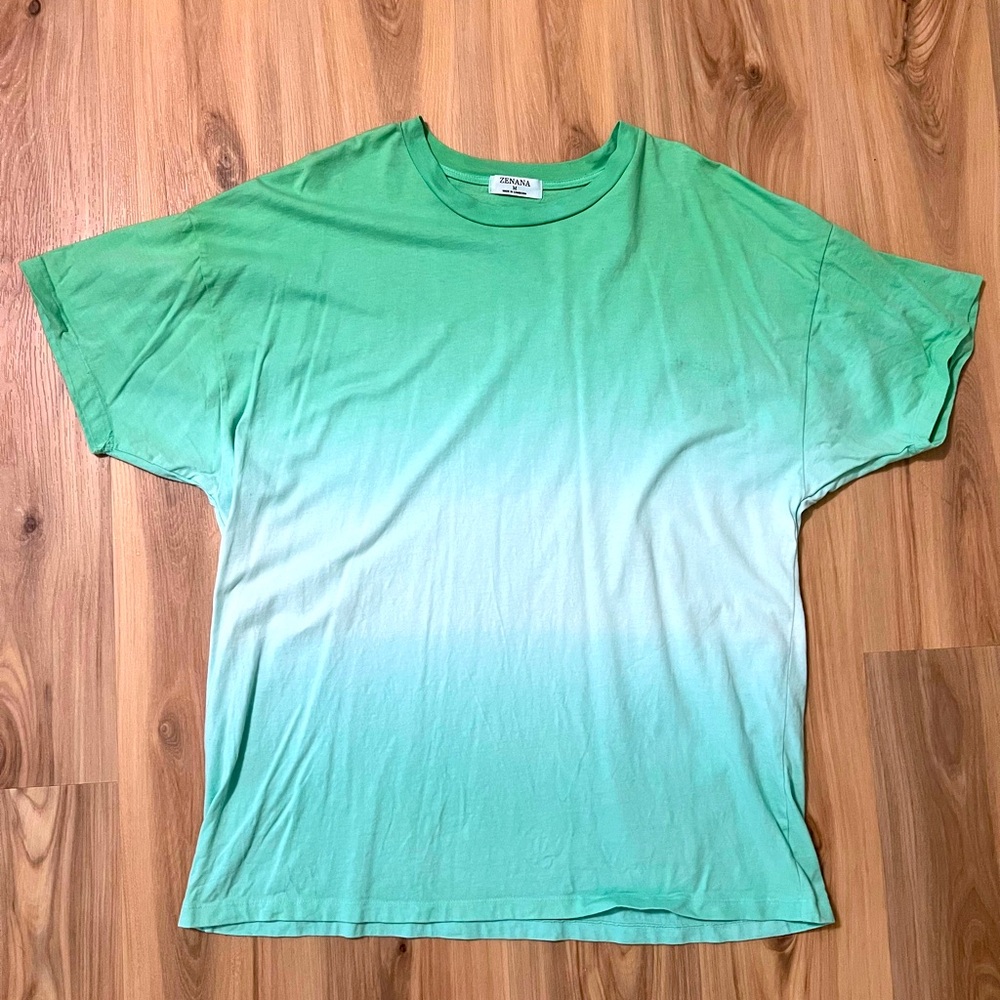 Women’s oversized tee size medium
